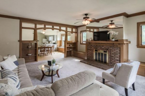 Expansive 3Bed 2Bath Apt in Heart of Des Moines